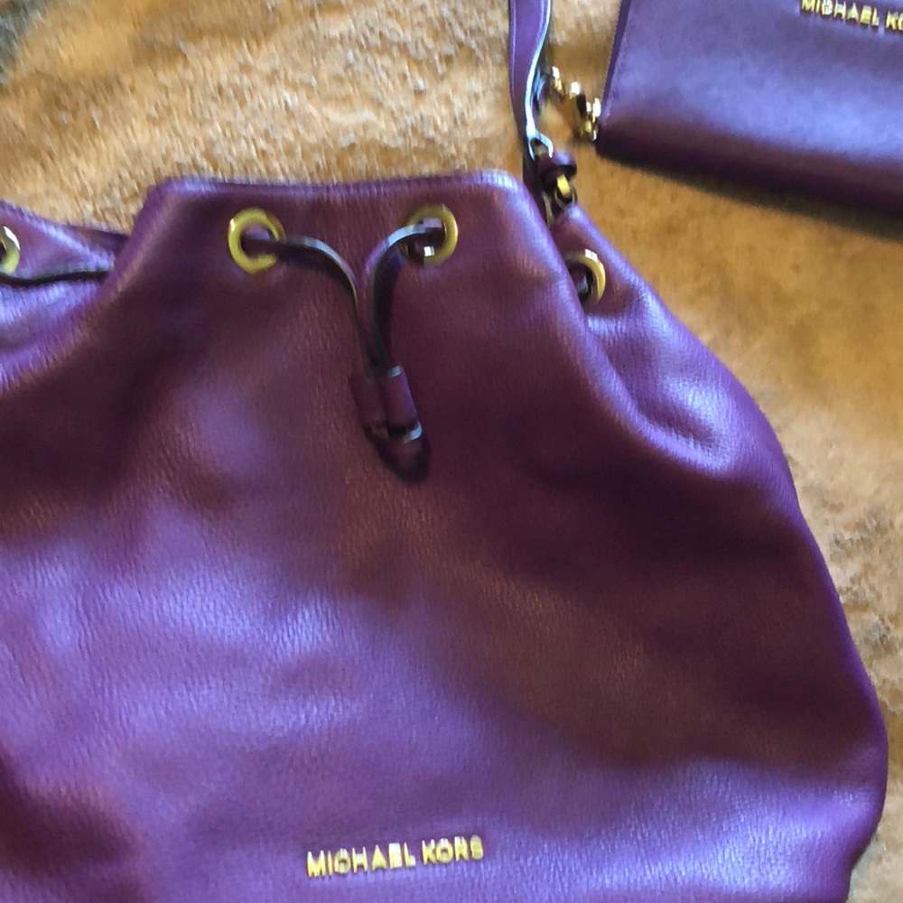 Beautiful Michael Kors Purple Bag and wallet